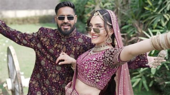 Emiway Bantai’s Girlfriend: Who is Emiway Bantai Dating?