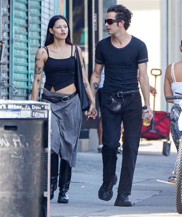 Matthew Healy’s Girlfriend: Who is Matthew Healy Dating?
